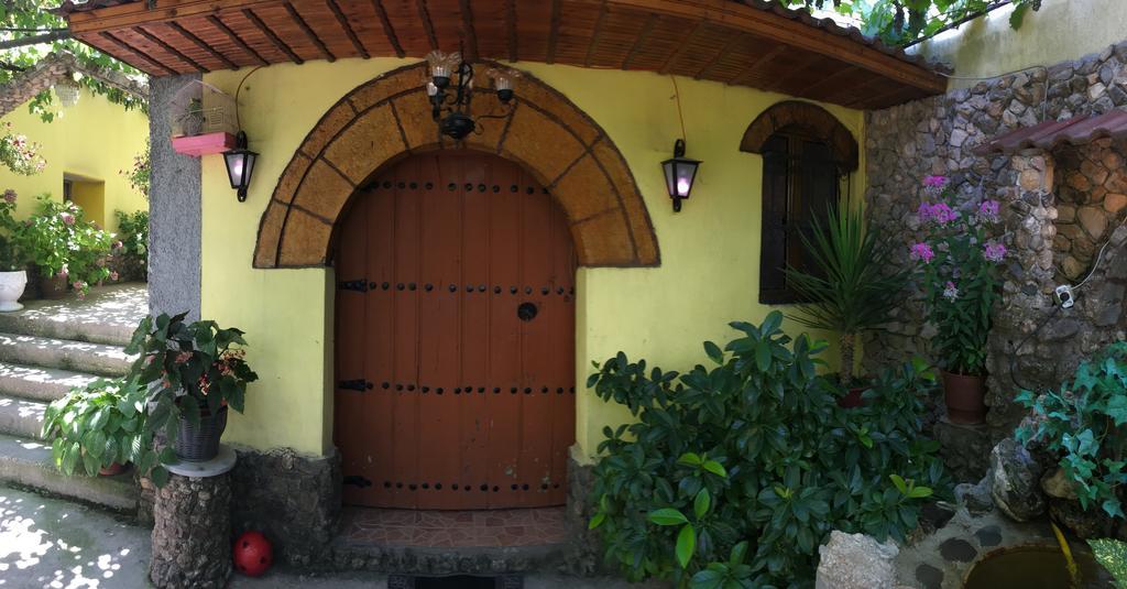 Karafil Guesthouse Gjirokaster Exterior photo